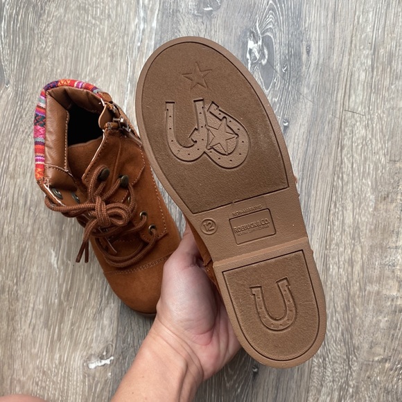 Little girls boots - Picture 7 of 9